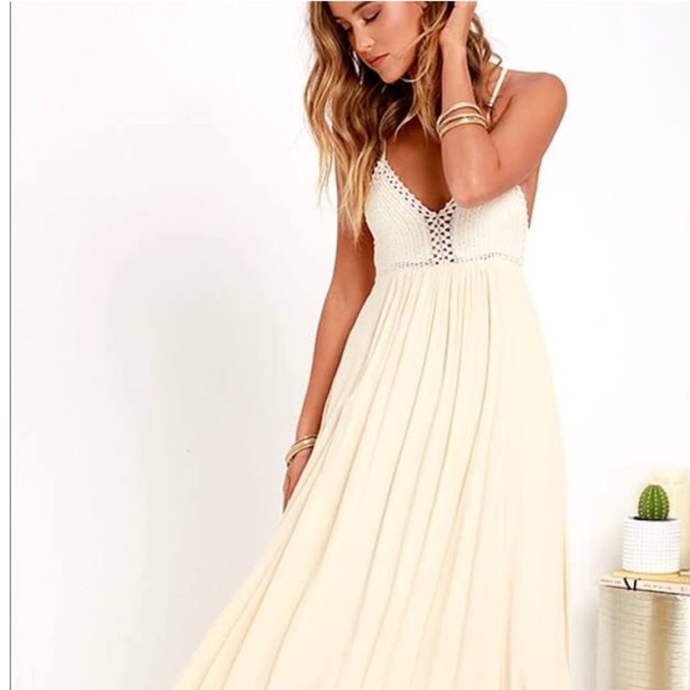 Lulu’s off white dress